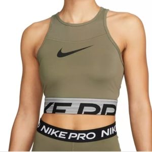 Nike Womens Pro Dry-Fit Cropped Graphic Training Shirt  NWT